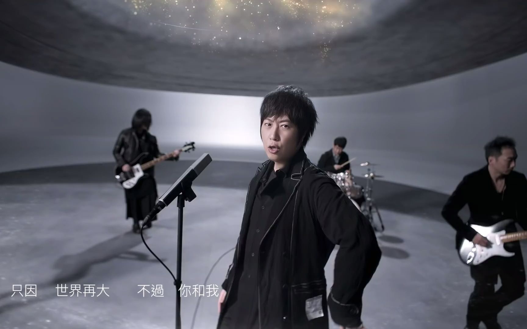 [图]MAYDAY五月天 [ 因為你 所以我 Because of You ] Official Music Video