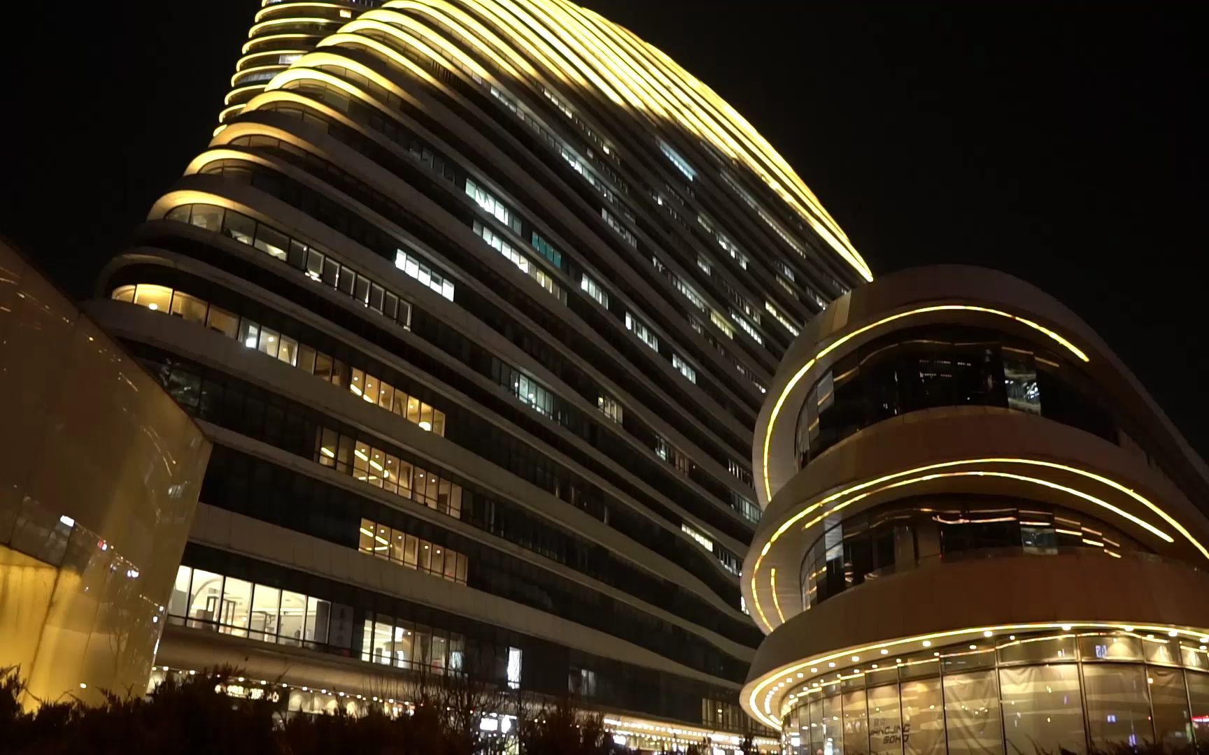 造型独特的北京望京soho美丽夜景,又是潘石屹作品