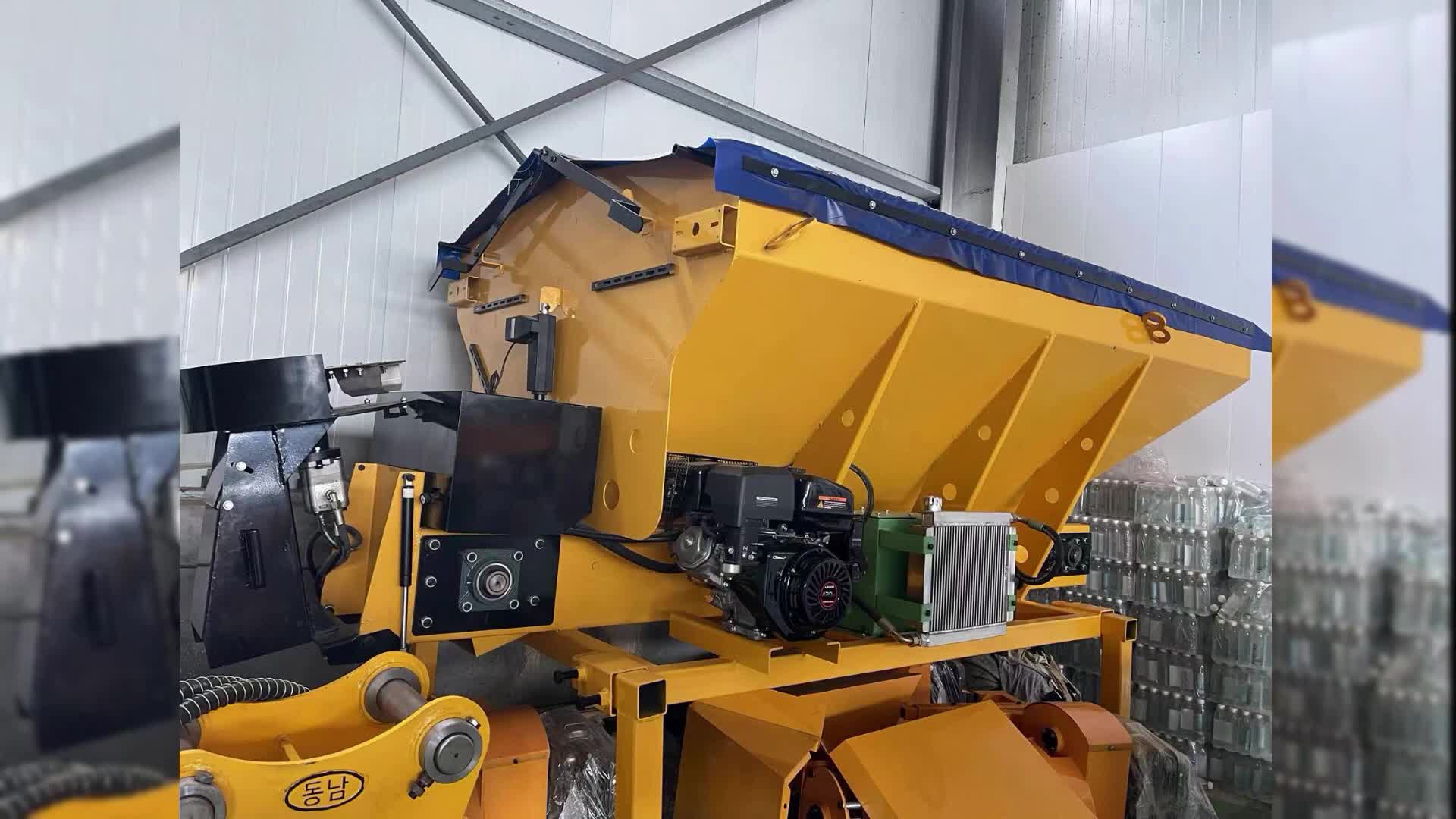 小型后挂式撒布机 除雪扫雪车 8立方融雪剂撒布机