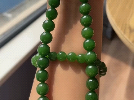 和田玉碧玉冰底菠菜绿项链 色泽浓艳满绿 玉质细腻 油润冰透 水头极好