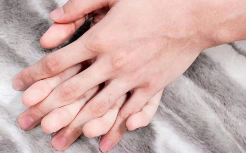 手控福利,缪糕的牵手也太浪漫了,甚至说有点性感