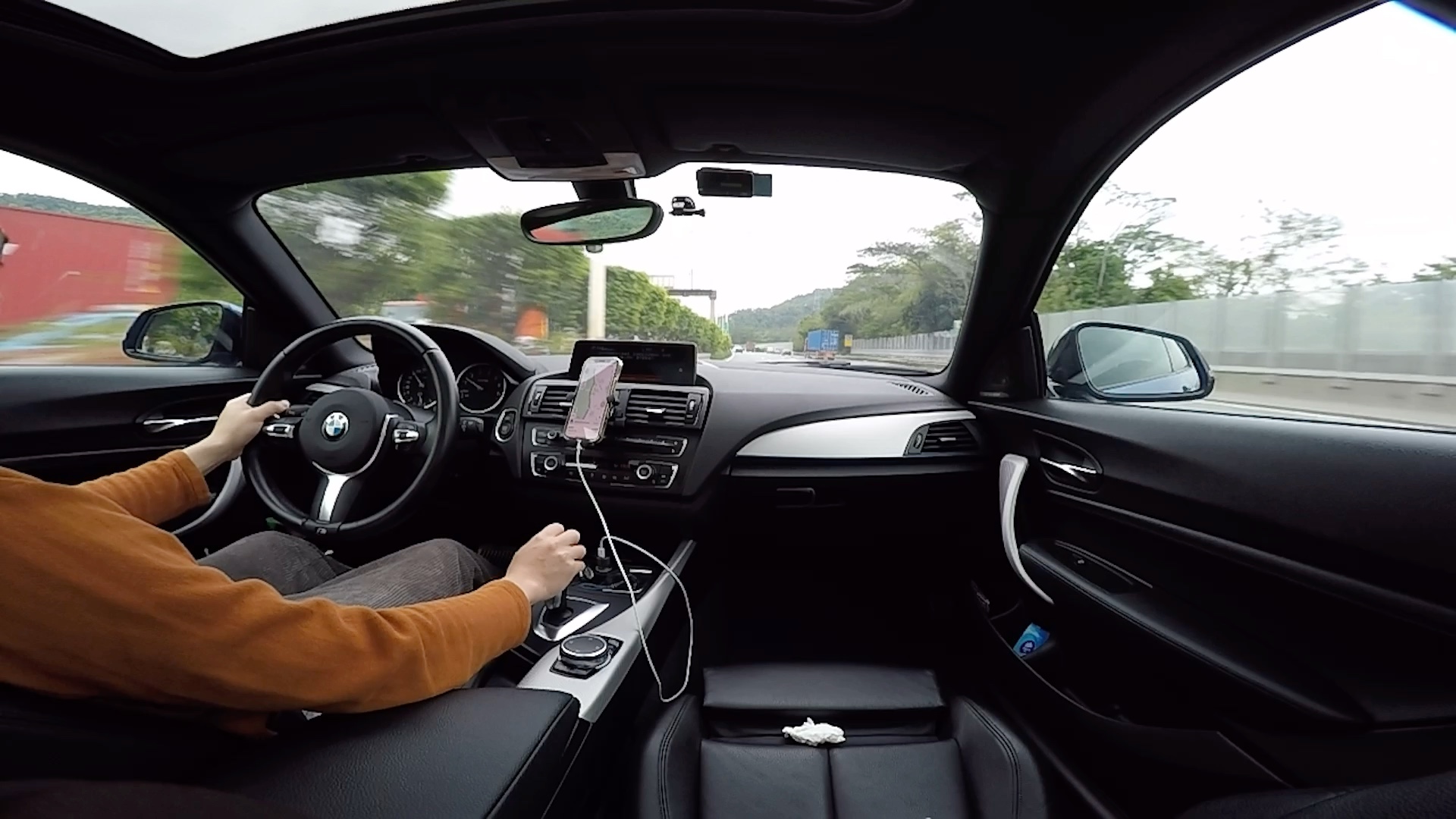 行车记录副驾视角