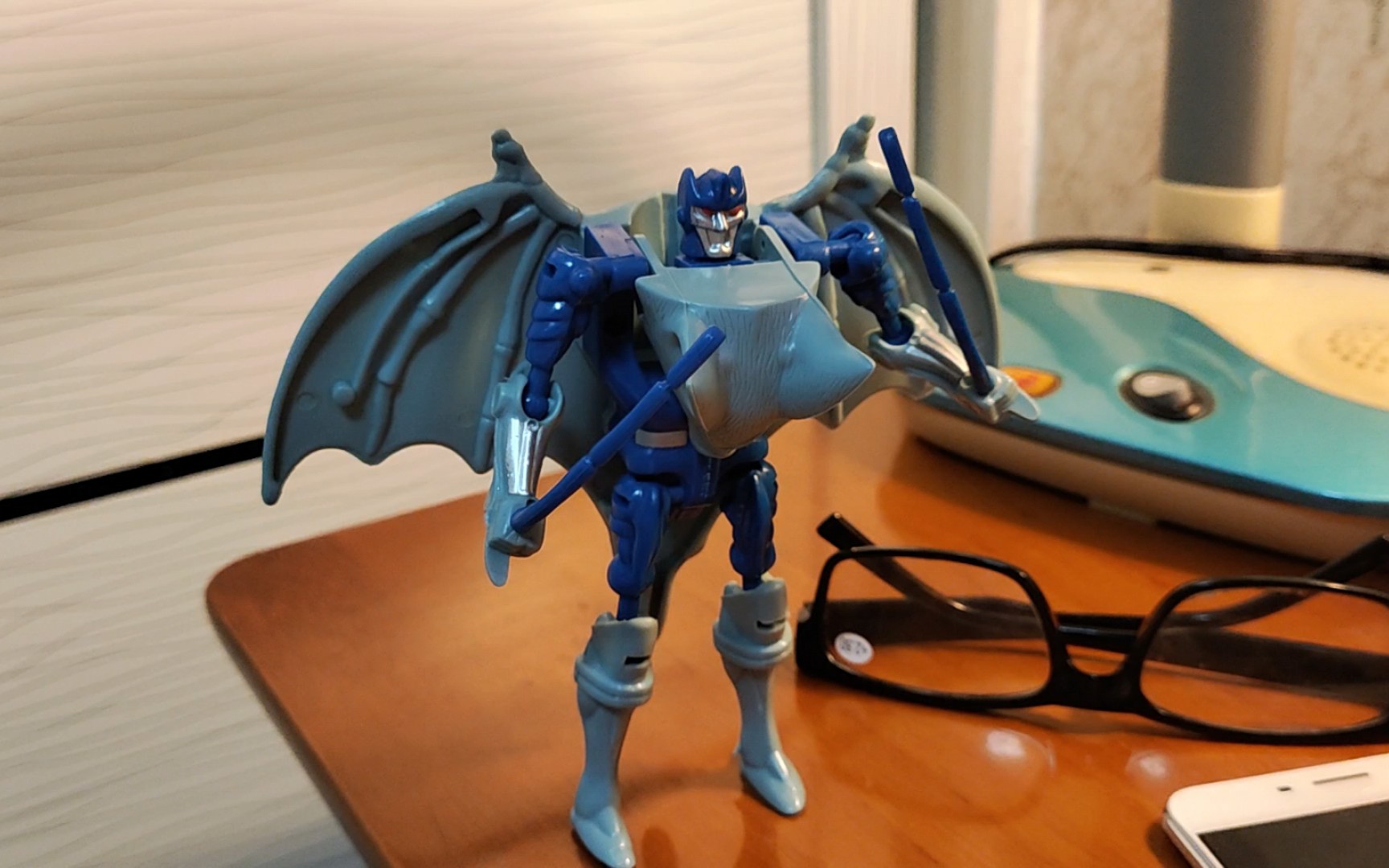 国产9.9元的bw 蝙蝠勇士 模型