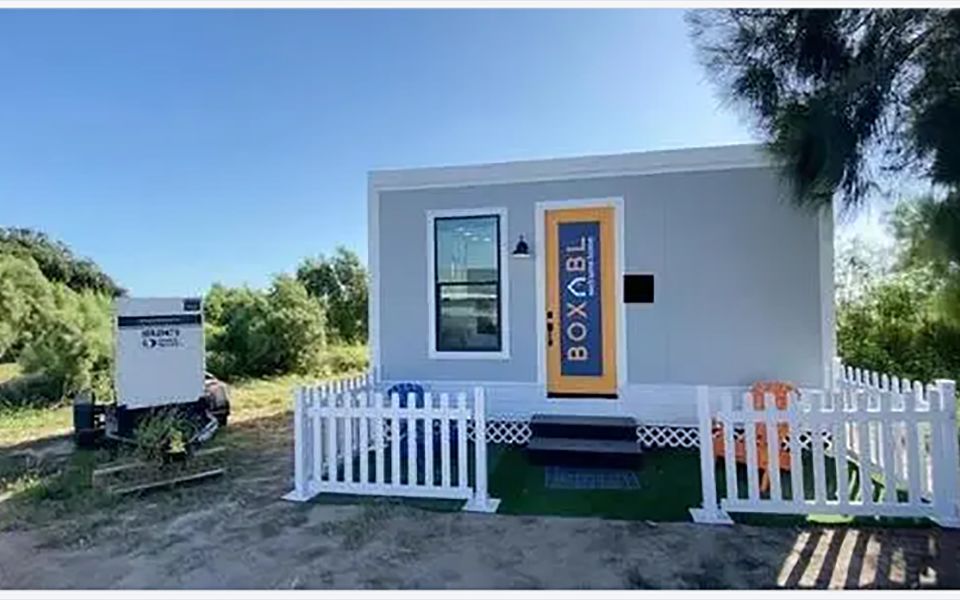 来看看特斯拉ceo马斯克住的集装箱房是有点不一样