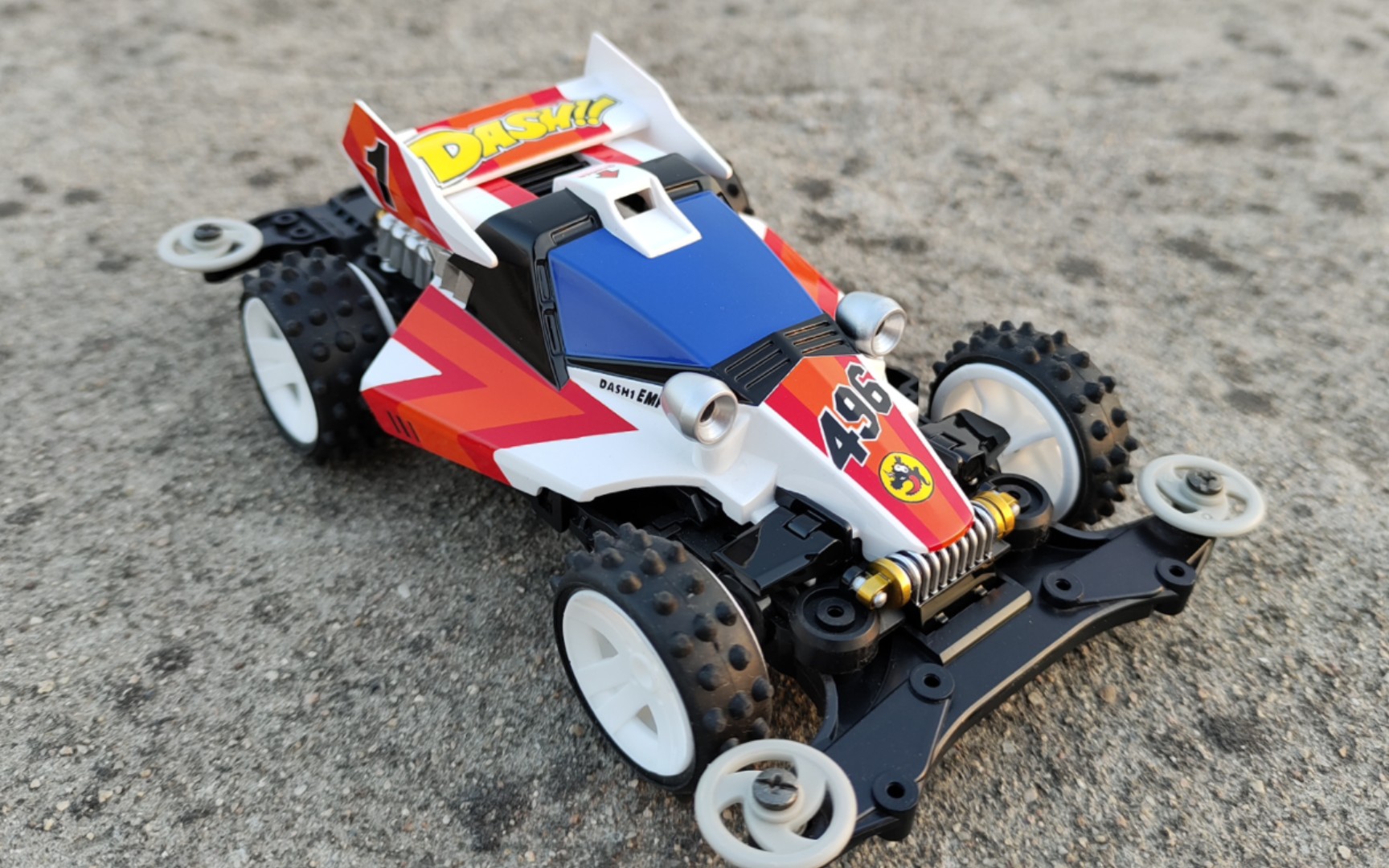 四驱车全喷漆 ms皇帝号.比普通版本车体宽一些