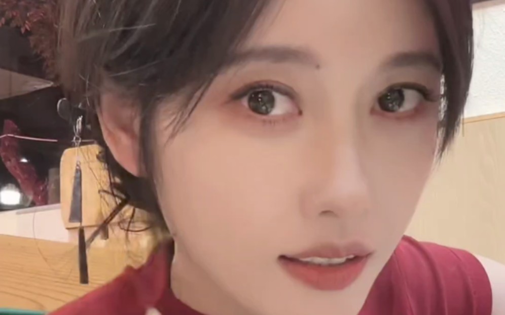 是小朱吖(红衣小朱,吃饭)9月22号