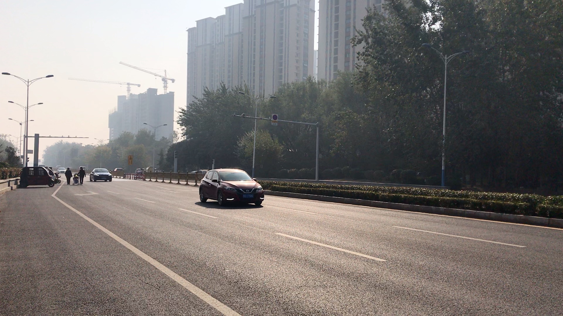 菏泽市街景(拍摄于长江西路,西端尽头)