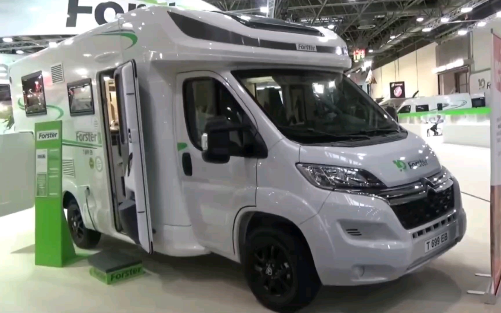 2024款雪铁龙 福斯特t699eb房车 外观和内饰