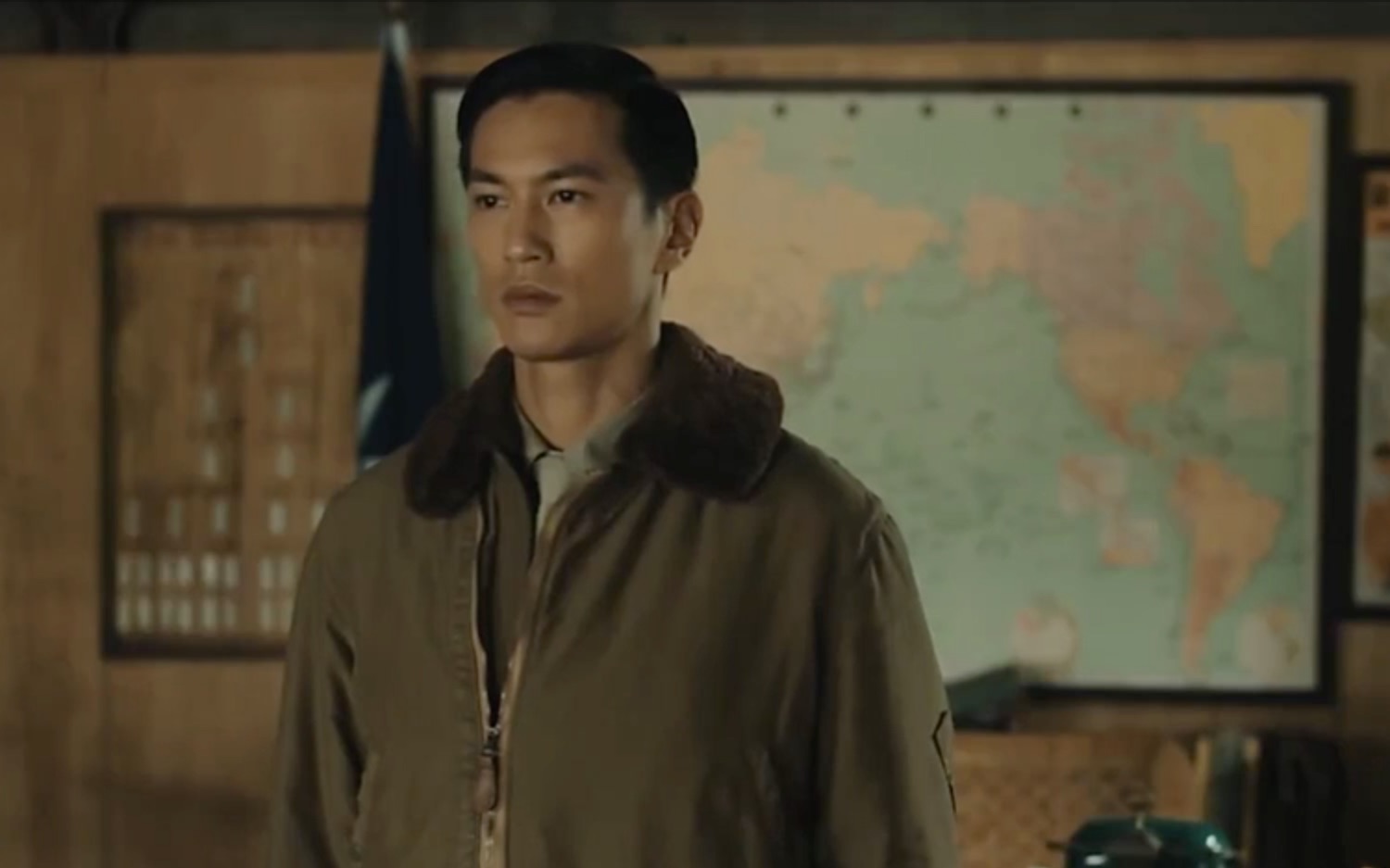 钟承翰一把青顾肇钧小顾cut01我问了士官长他说你比我大几个月