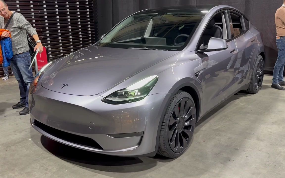 2023 tesla model y性能具有新的quicksilver顏色_外觀,內飾