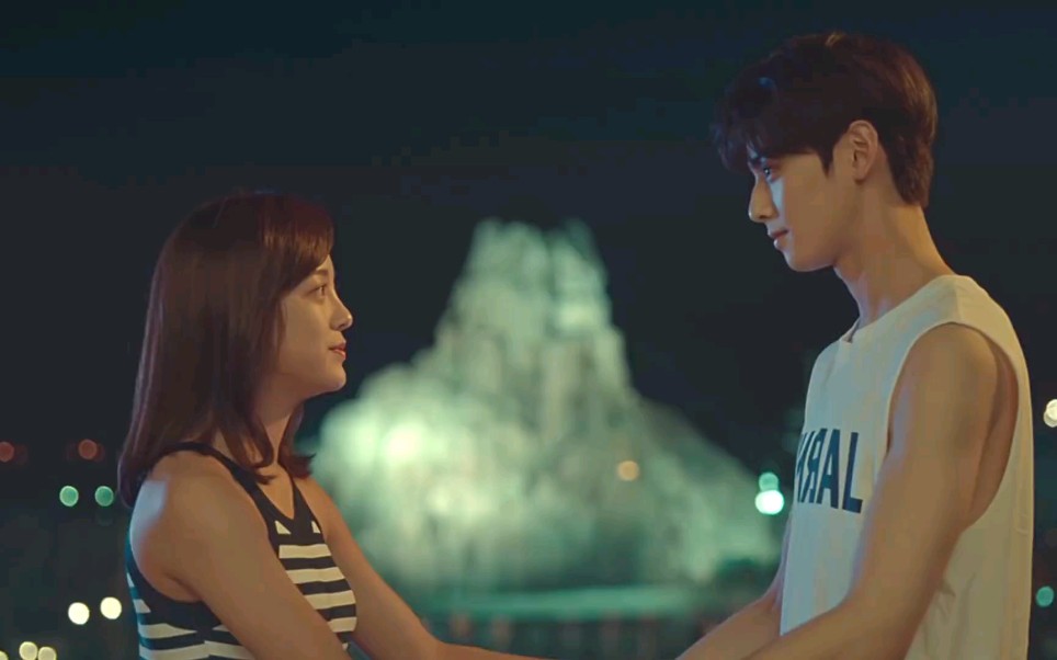 【金世正72车银优】看大叔正如何撩到奶油小生 乐天水上乐园cf