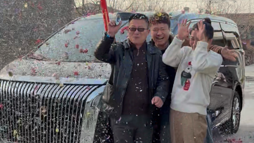 今天没刀,给我爸送辆车!