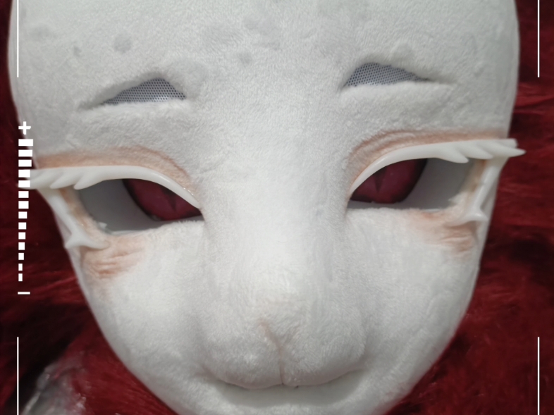 想做一个古风少年,妆上了一半了,有什么需要改的吗