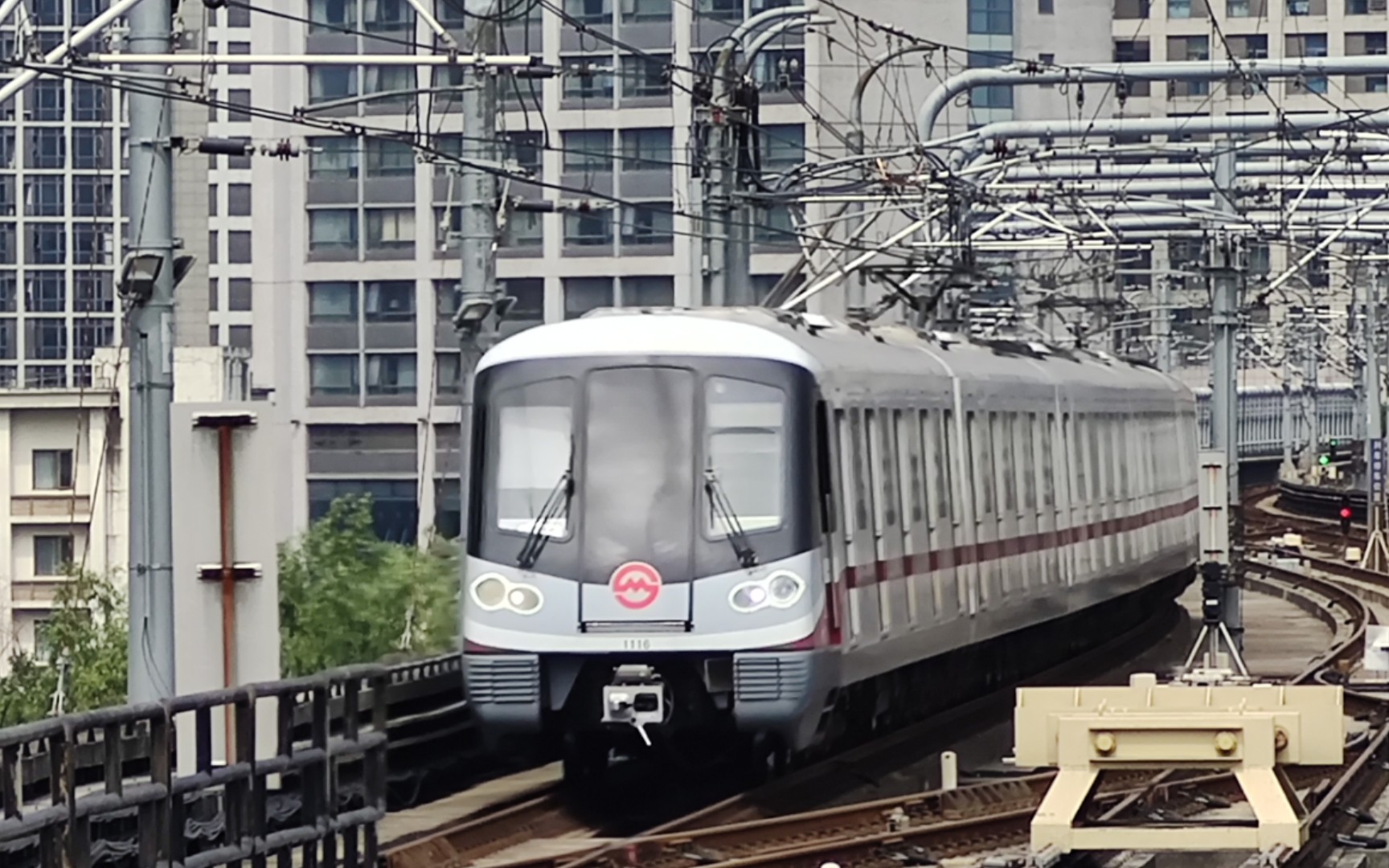 上海地铁11号线安亭站出站(花桥方向)