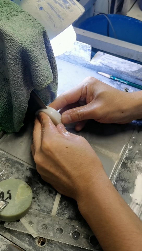 玉石是怎样打磨的_哔哩哔哩_bilibili