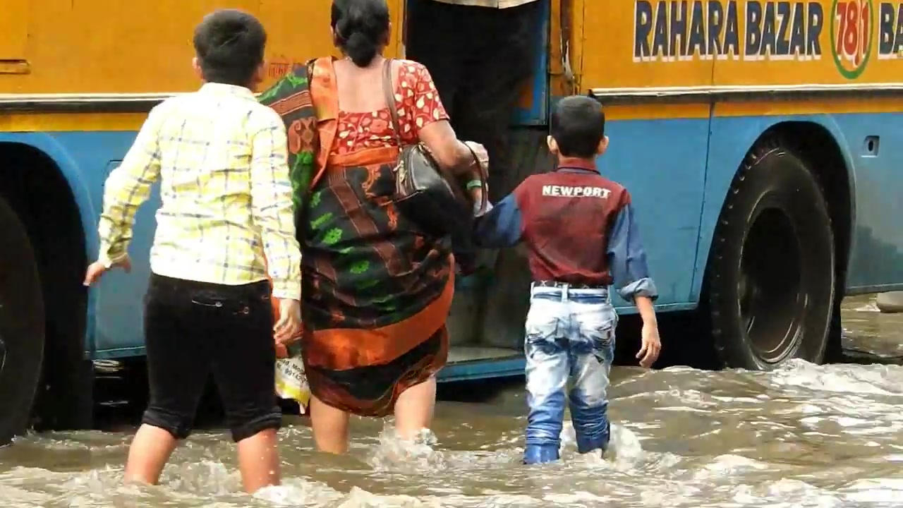 [图]2016.9.3雨中的加尔各答众生相