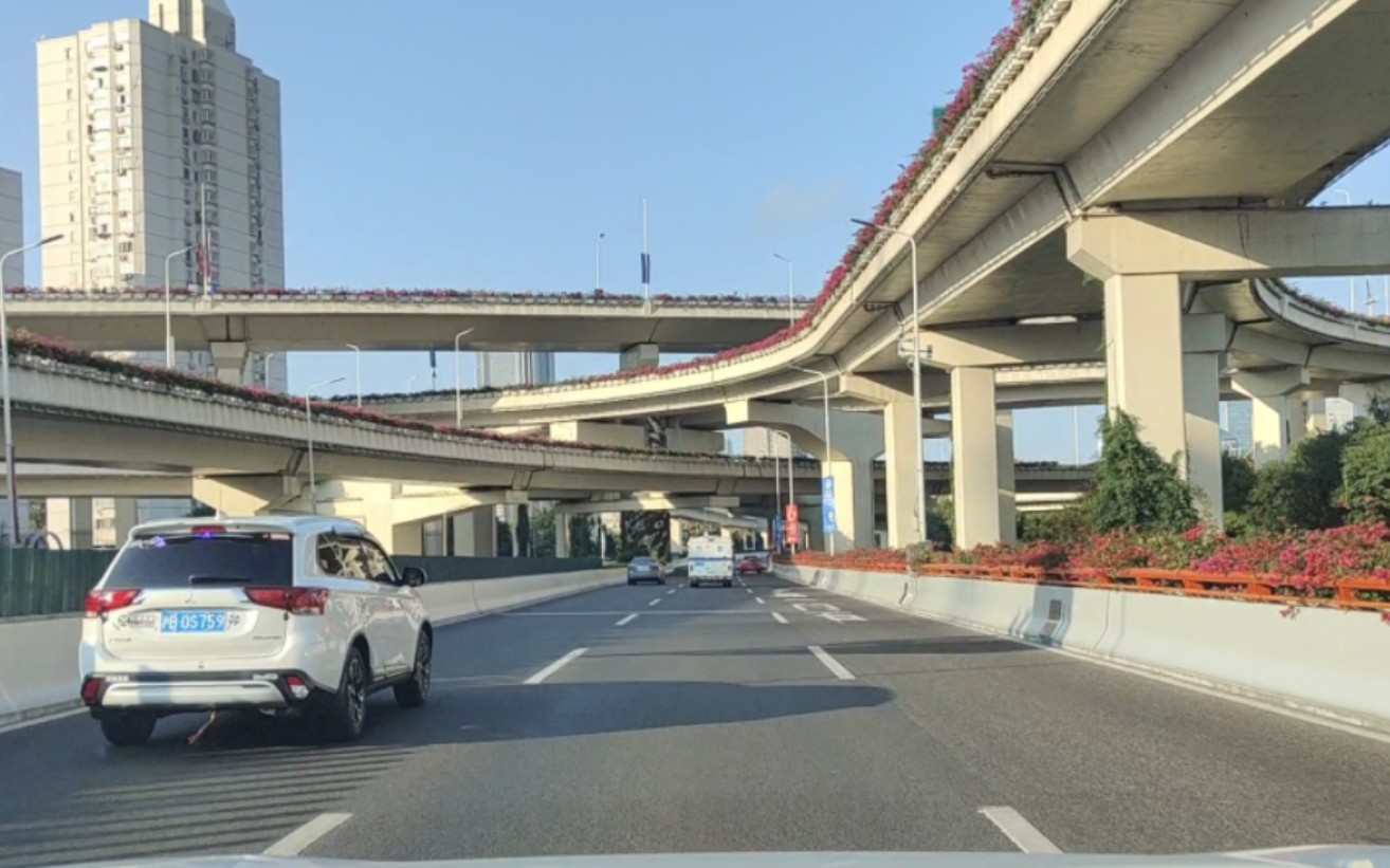 虹口北外滩→九亭.外滩隧道,延安高架路.周末清晨,车真少!