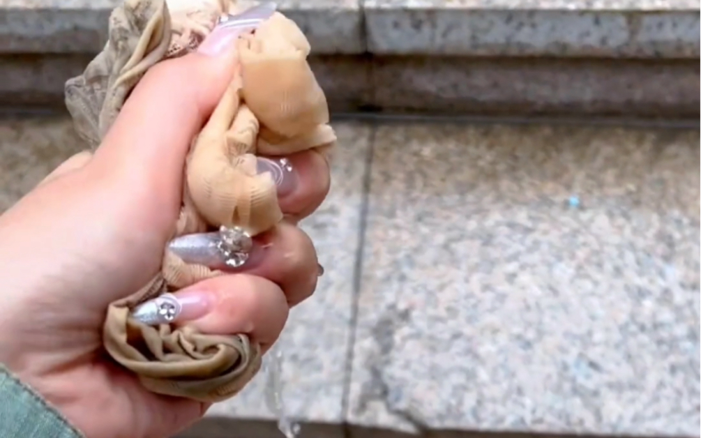 袜子湿了黏糊糊的酸死啦