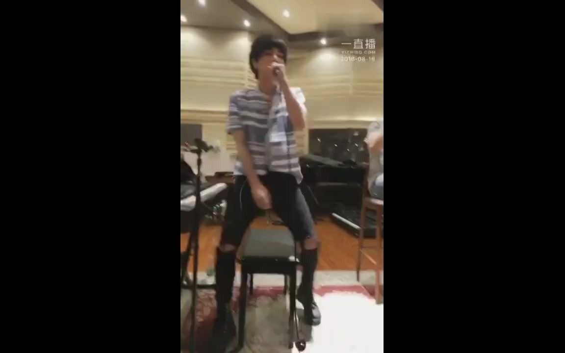 [超清]【一直播】华晨宇《我们都是孤独的》现场版!简直是CD音质!哔哩哔哩bilibili