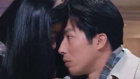 高校教师 1993 第十五篇 人类有三个面孔 一个是自己 一个是对别人时的自己 还有一个是真正的自己 怎样才能知道真正的自己呢 当失去全部东西时便知道了 哔哩哔哩