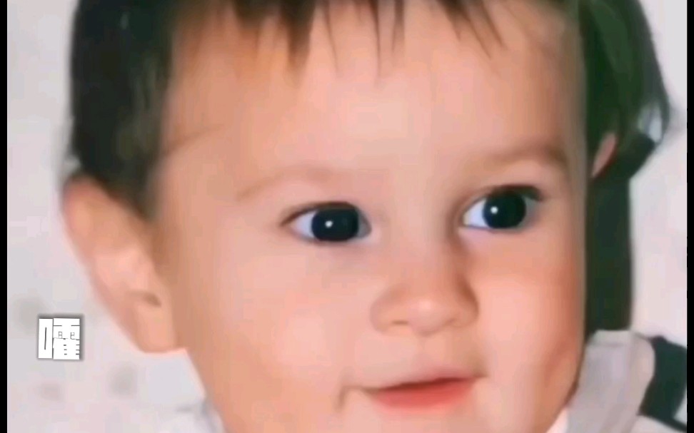 梅西小时候好可爱呀