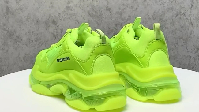 巴黎世家 triple-s 荧光绿(@ ?信;zhuoyu00520