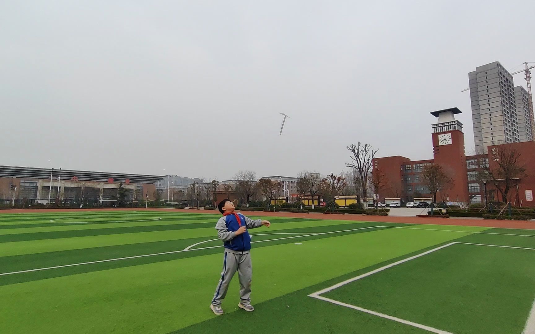 临沂明坡小学 樊亦帆17398 10秒 直升机放飞