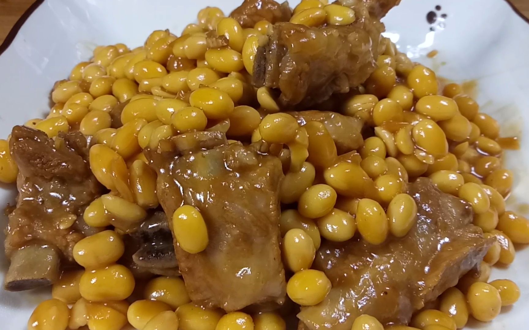 黄豆焖排骨的做法营养好吃出锅肚子看饿了一周做3次都嫌少