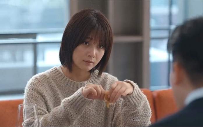 文森找到温如雪,二人谈论对桥桥的感情状态以及自己现在的状况.