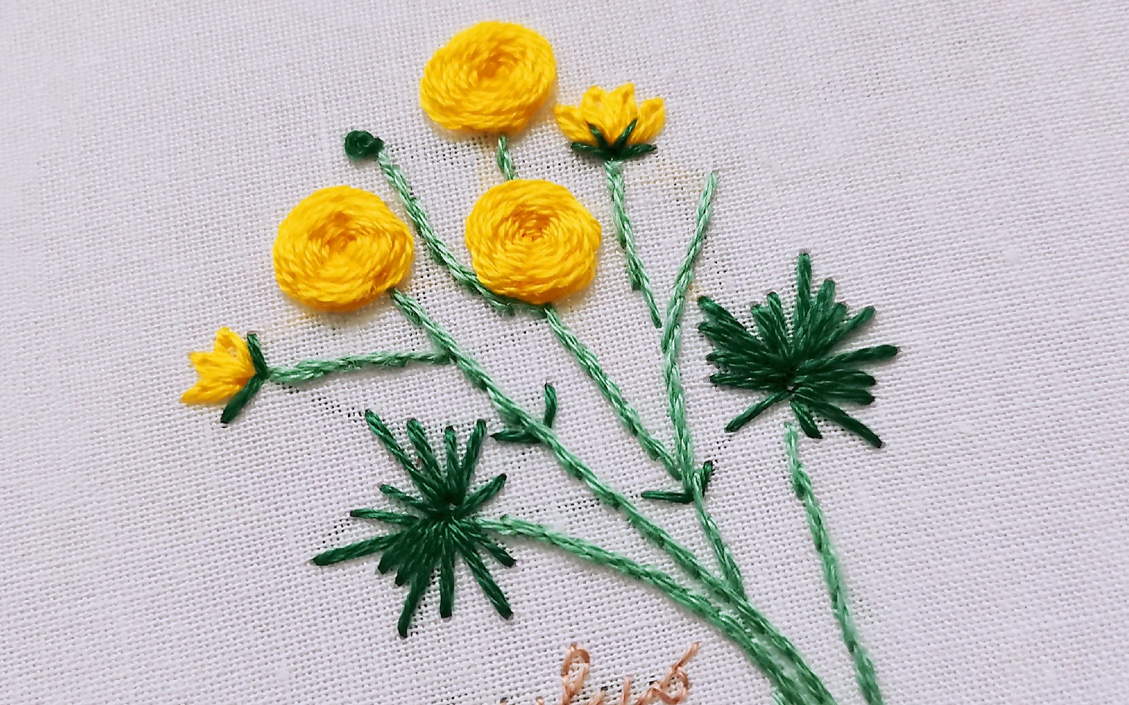 那些花儿手工刺绣24,又见蛛网玫瑰绣,立体又形象,简单又漂亮