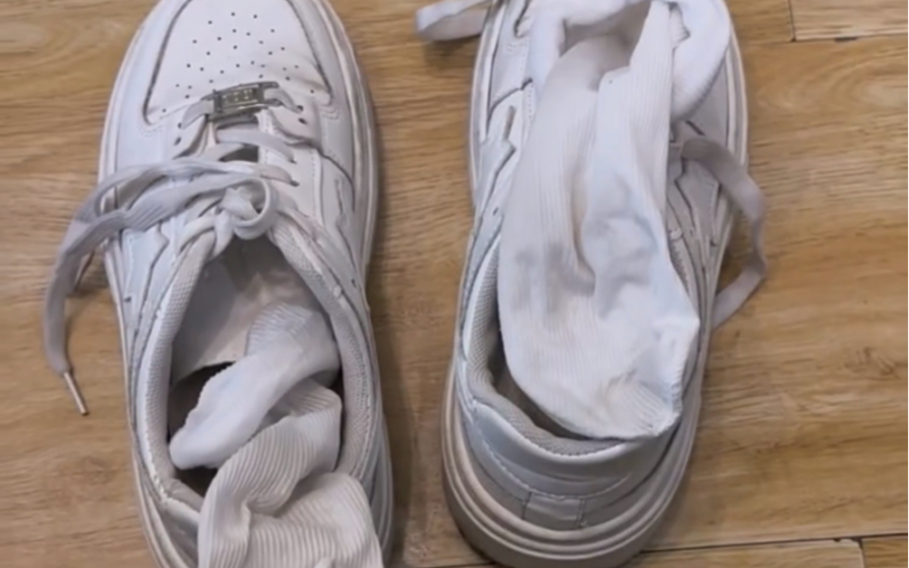 跑的袜袜都脏啦