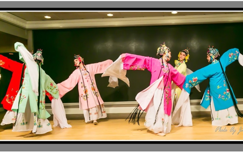 2016年亚城戏社对外演出节目京剧舞蹈云裙水袖