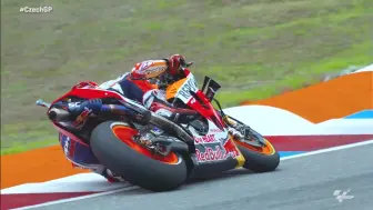 Video herunterladen: 报告老师！他开挂！2019年 马克·马奎斯Marc Márquez' 5大逆天时刻！