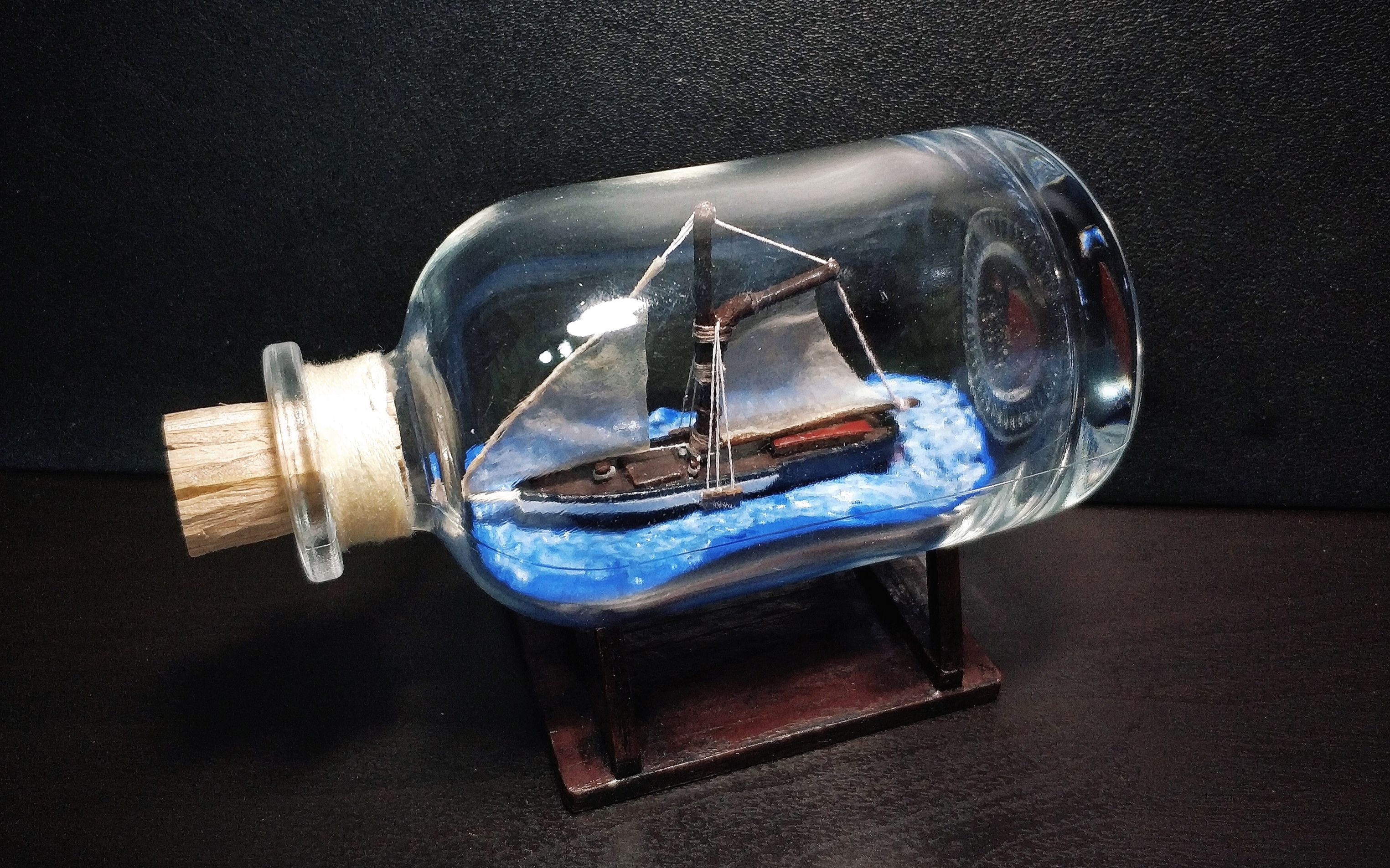 矿泉水瓶做帆船手工图片