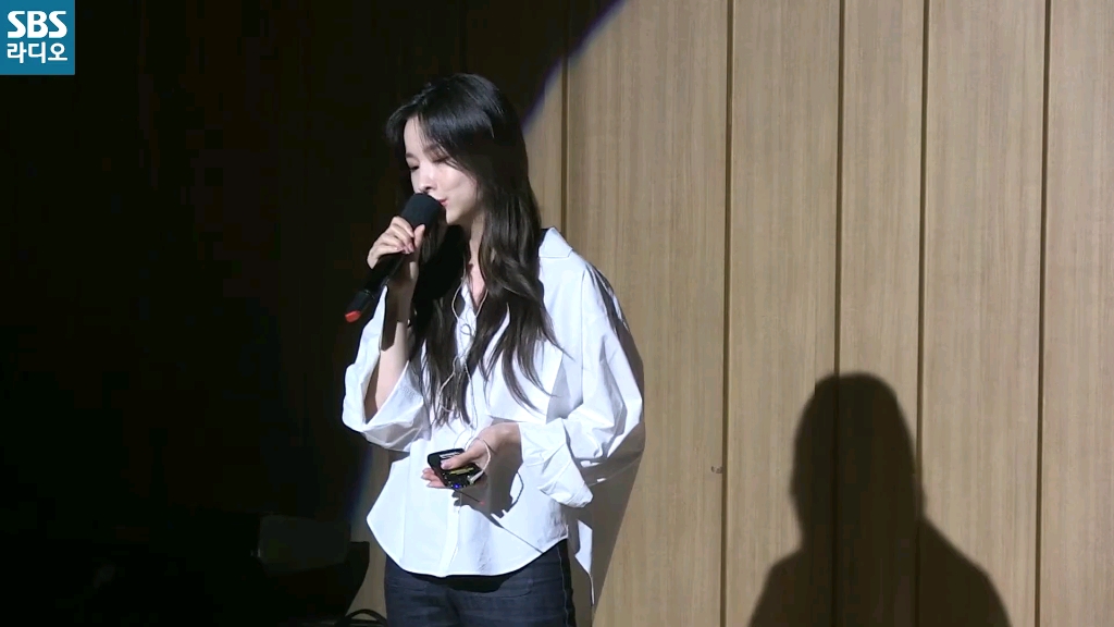 [图][Radio]Rains again - Solji LIVE