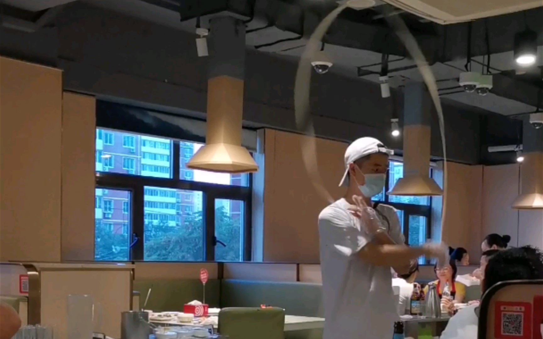 海底捞拉面绝活