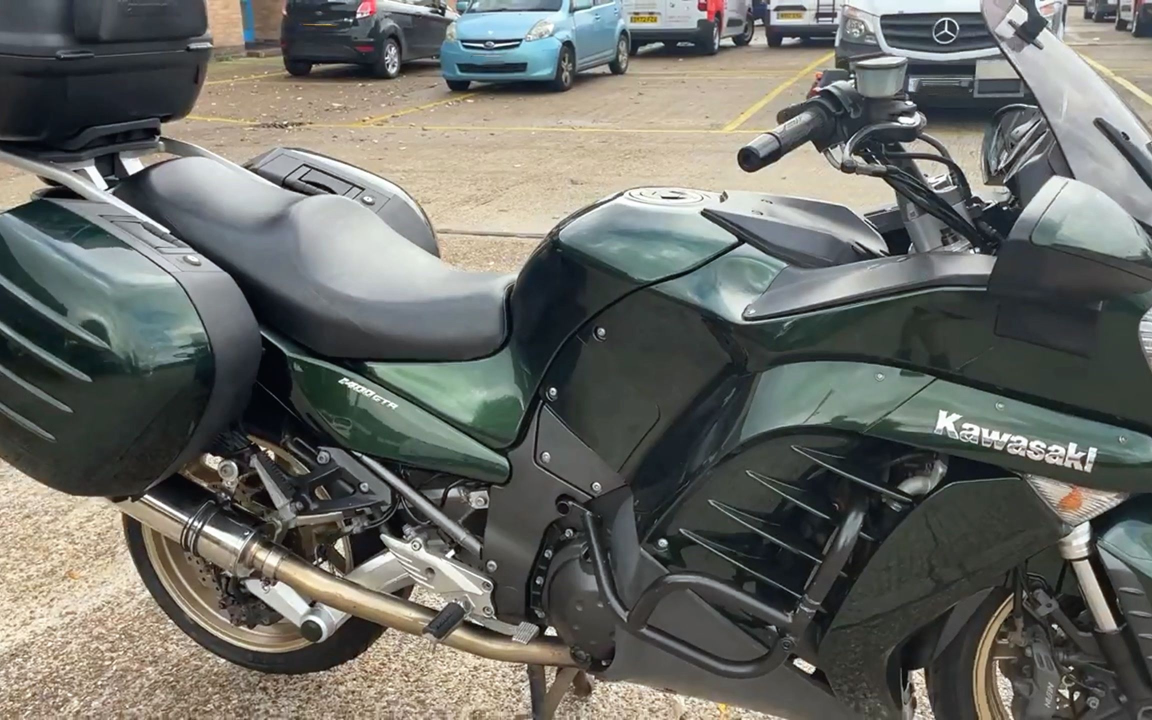 川崎长途旅行车声浪展示,四缸引擎,轴传动,配abs,摩旅神器