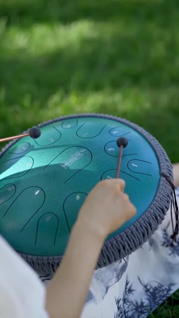 空灵鼓的韵律,在无声中传递至每个角落.