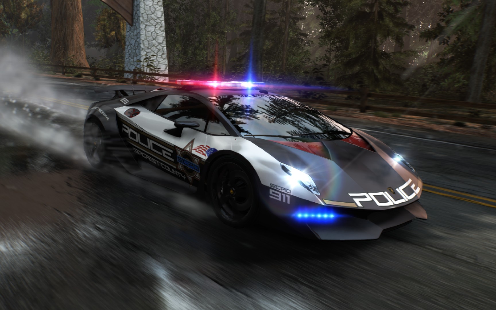 一骑绝尘!兰博基尼第六元素警车雨天树林快速反应个人纪录2:21