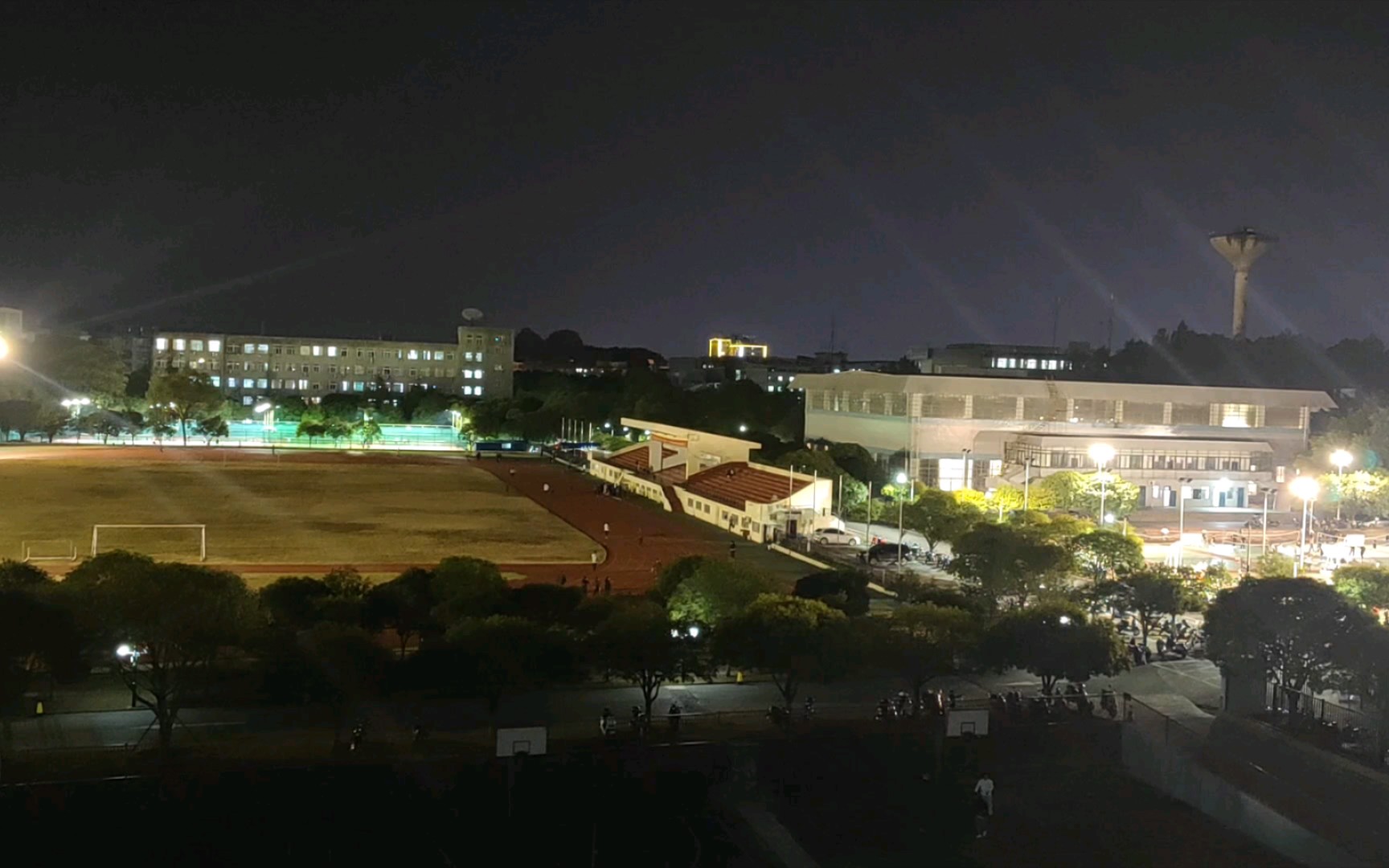 大学校园美丽夜景!!!哔哩哔哩bilibili