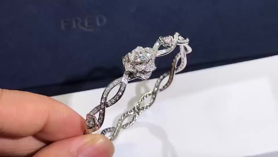 伯爵玫瑰花手镯的定制【世纪珠宝定制】