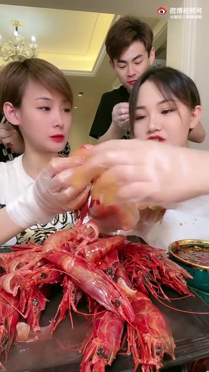 大牙妹很ok 红魔虾海鲜吃播
