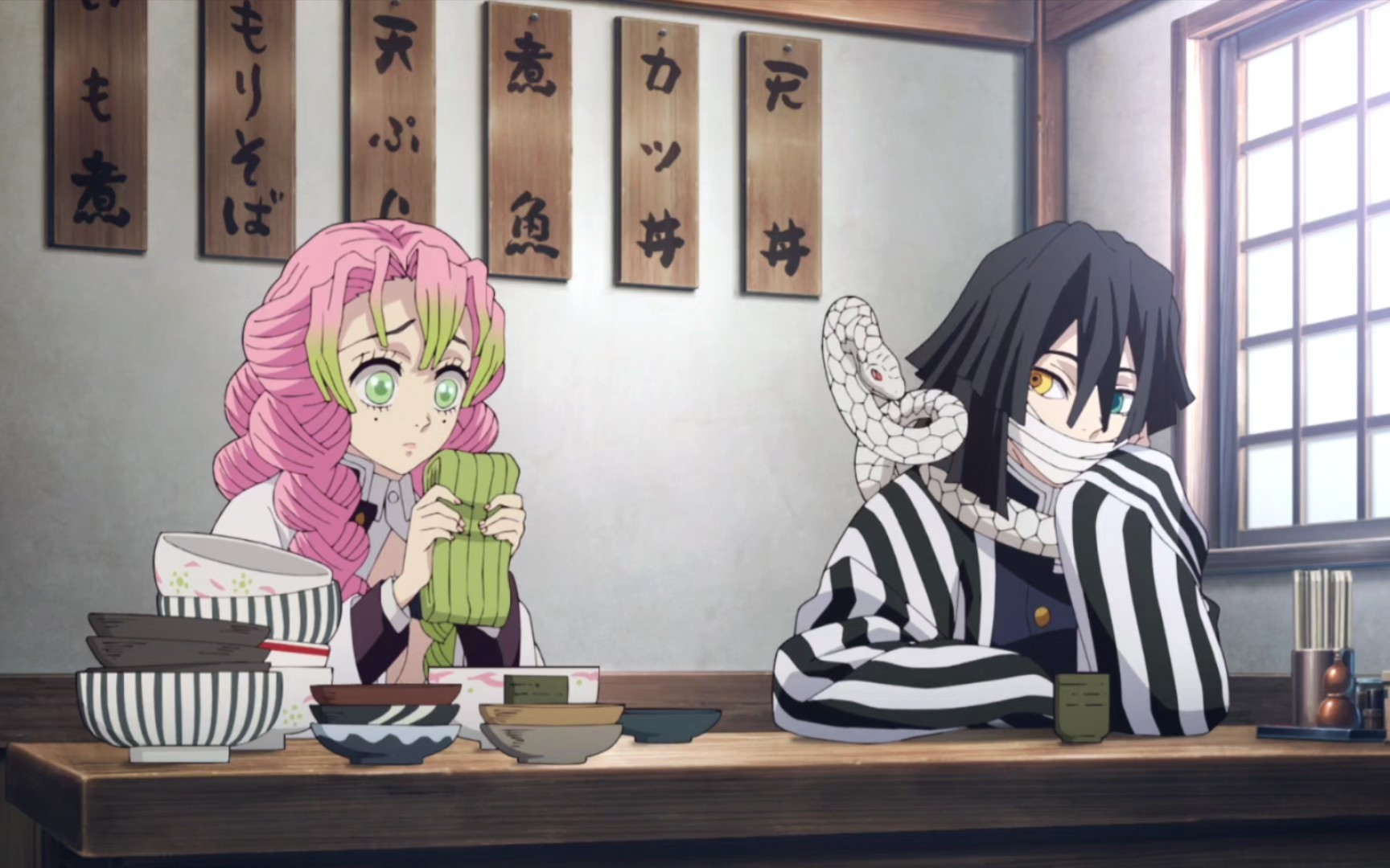 蛇柱&恋柱:虽然你大力,贪吃还染发,但我依然爱着你!