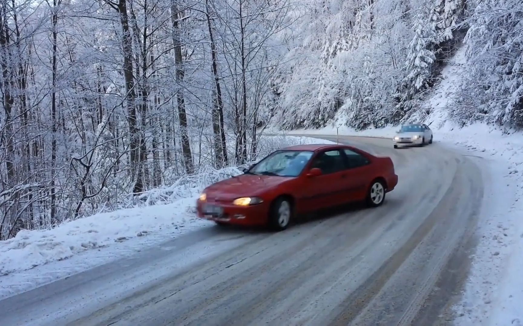 [图]逮虾户！东京漂移！这首BGM响起我就知道我可以安全漂移下山 雪地漂移集锦