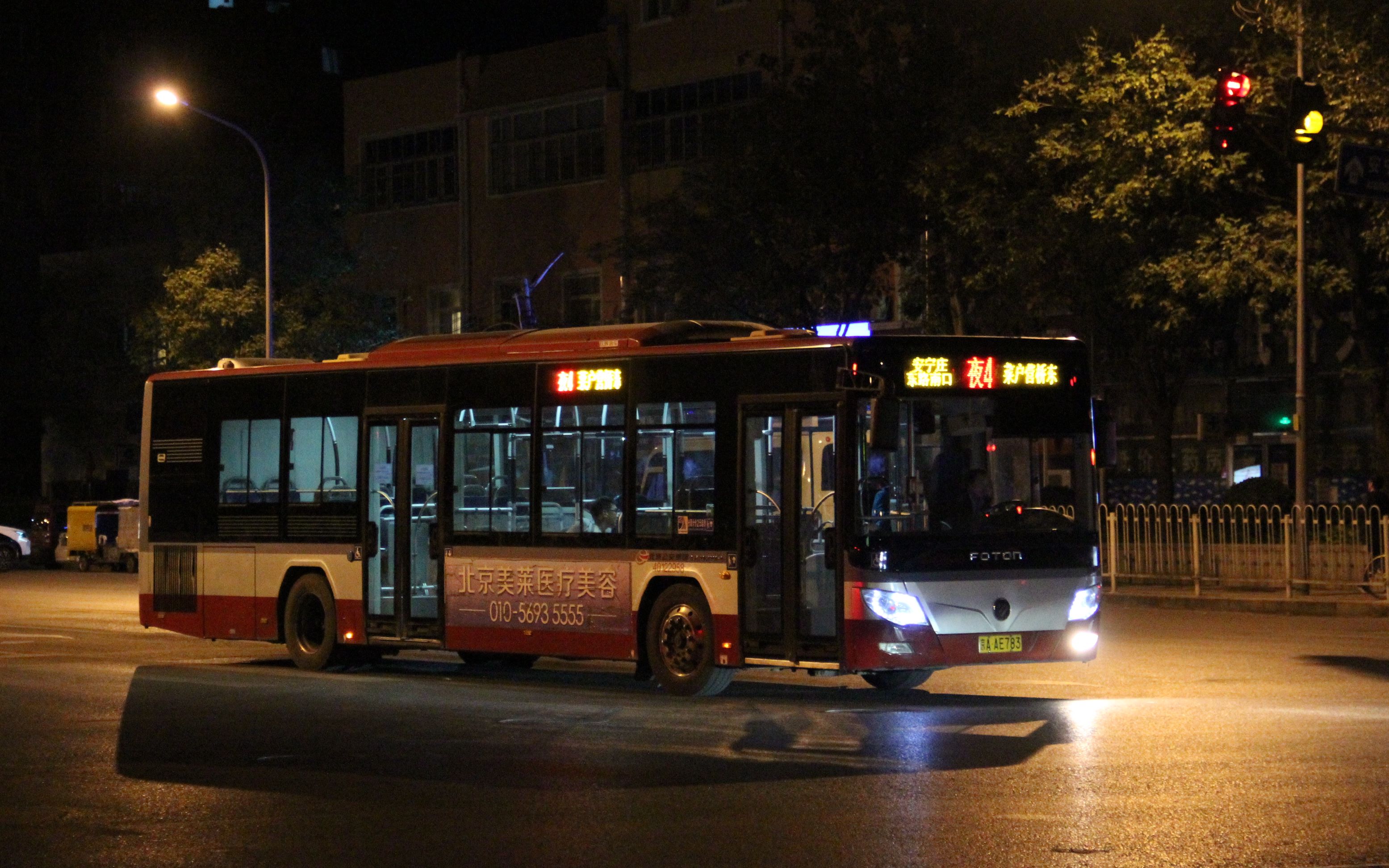 北京夜景观光公交车图片