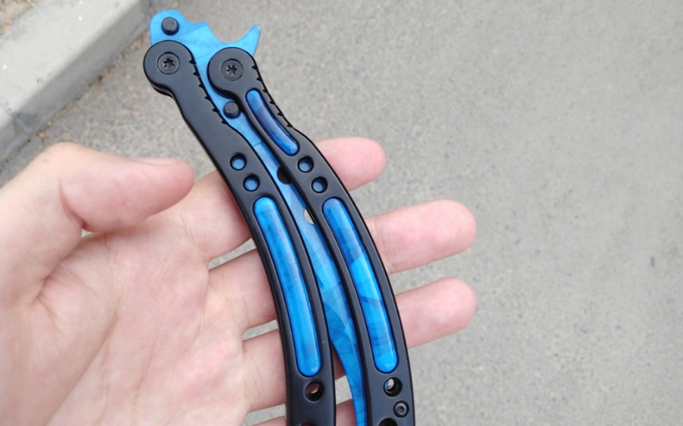 蝴蝶刀蓝宝石的第一天