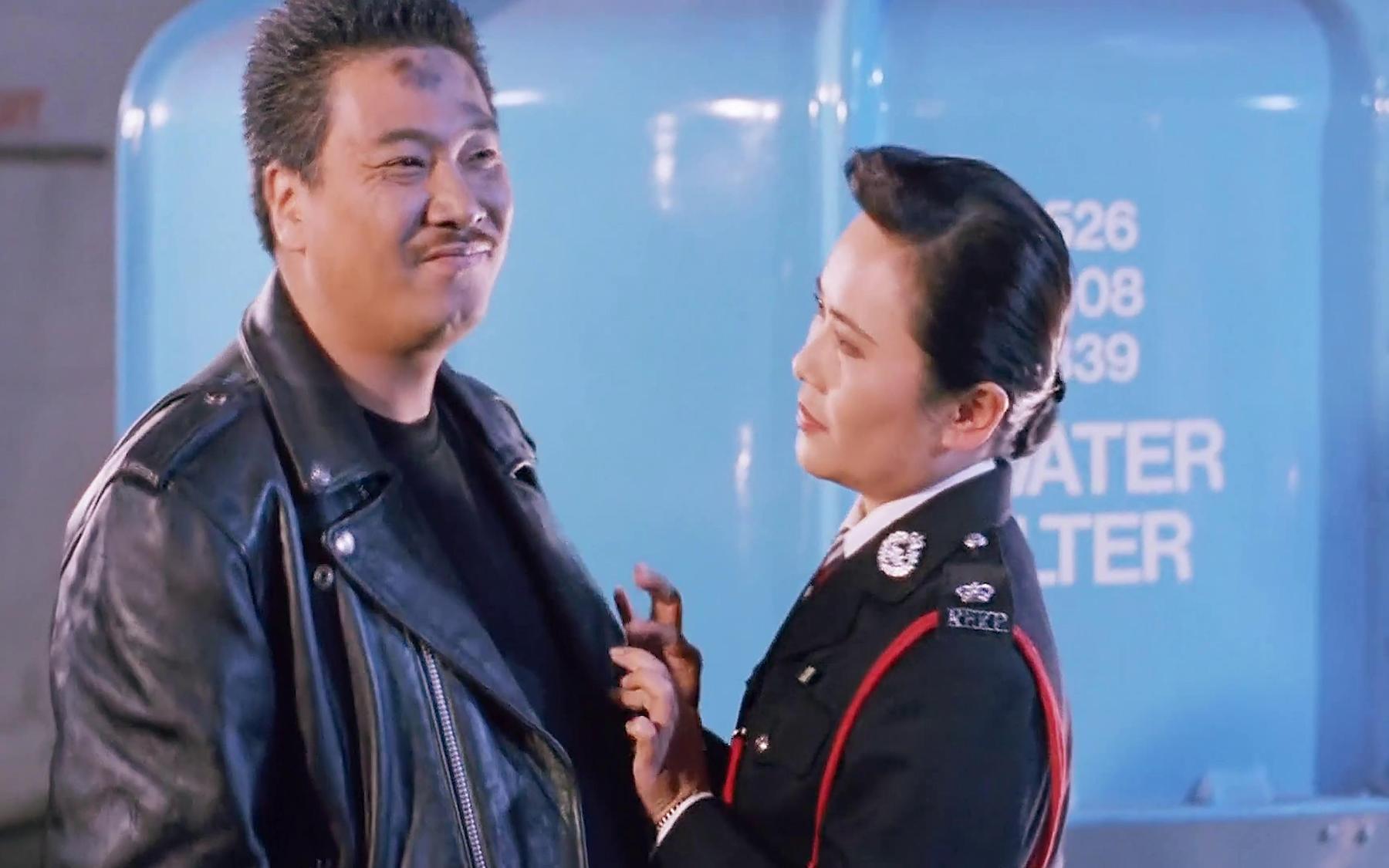 逃学威龙:达叔软饭硬吃,真厉害