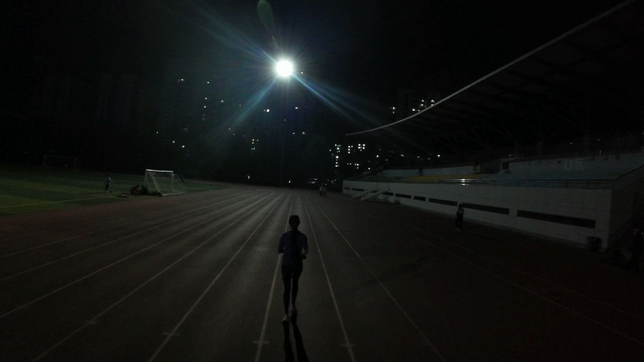 大辫子春十六夜间跑步视频