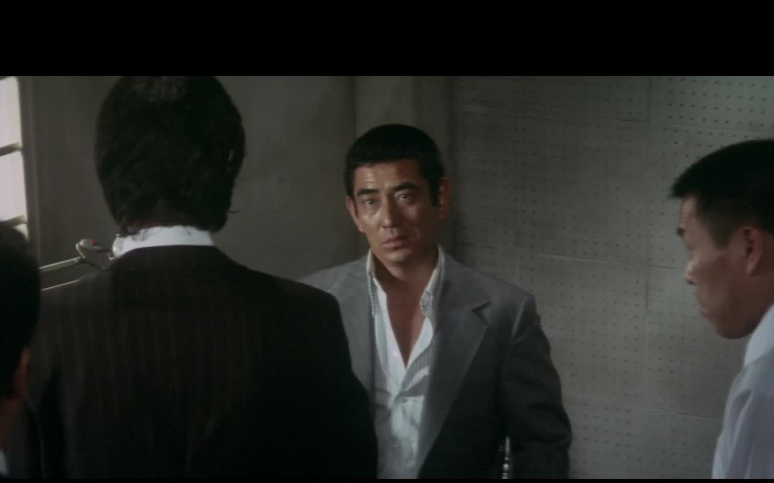 追捕/越过愤怒的河(1976/国语)