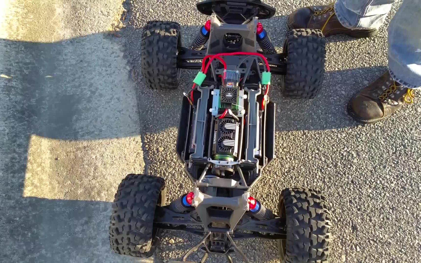 Traxxas XLXMaxx 配备 Castle xlx电调, 2028电机 顶级动力8S大X 电动遥控大脚车哔哩哔哩bilibili